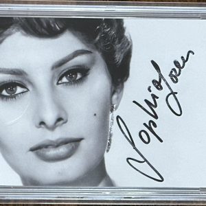 SOPHIA LOREN AUTOGRAPHED PSA DNA COA SIGNED SUPERMODEL PHOTOGRAPH SEXY MODEL PIC