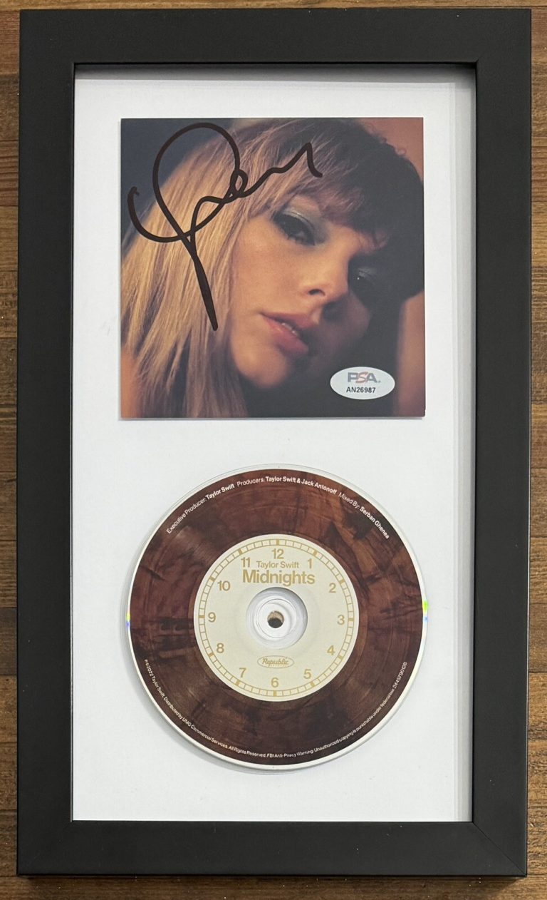 TAYLOR SWIFT MIDNIGHTS MAHOGANY CD AND AUTOGRAPHED FRAMED PHOTOGRAPH PSA DNA COA