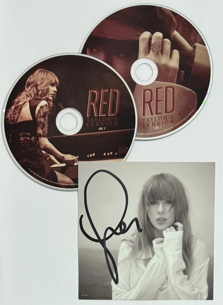TAYLOR SWIFT SIGNED PHOTOGRAPH PICTURE & RED CD BAS BECKETT COA AUTOGRAPHED RARE