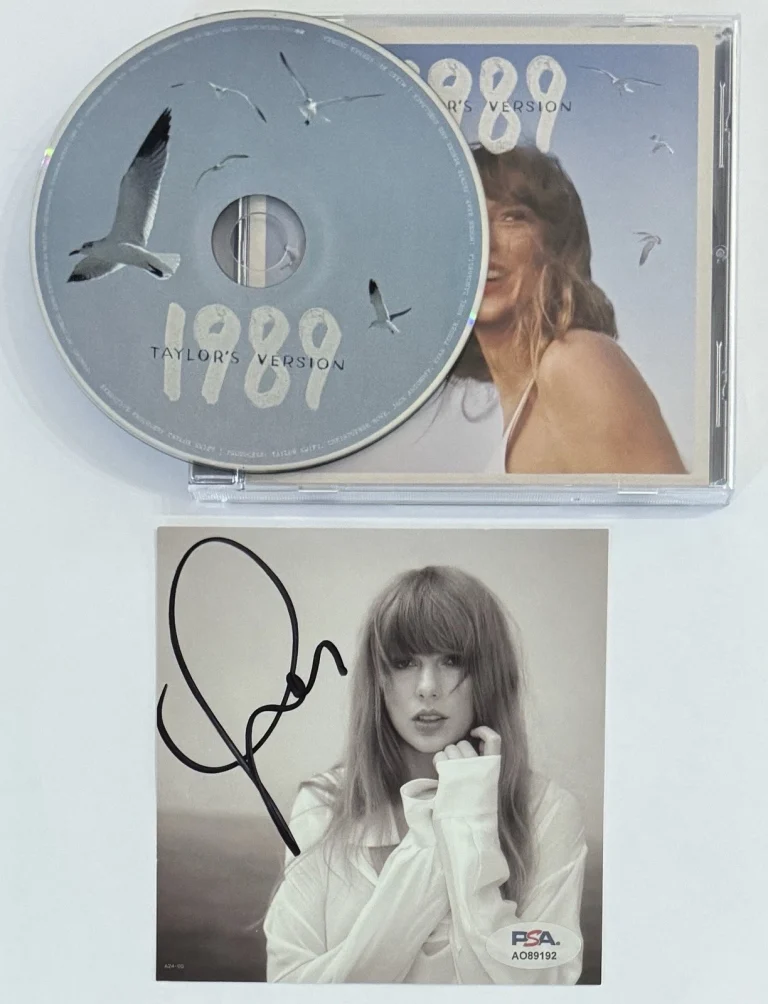 TAYLOR SWIFT 1989 BLUE CD & SIGNED Autographed Photograph Picture PSA DNA COA