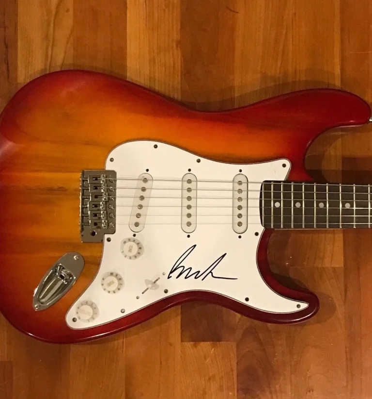 * BECK HANSEN * SIGNED AUTOGRAPHED ELECTRIC GUITAR * LOSER * MORNING PHASE * 3 COLLECTIBLE MEMORABILIA