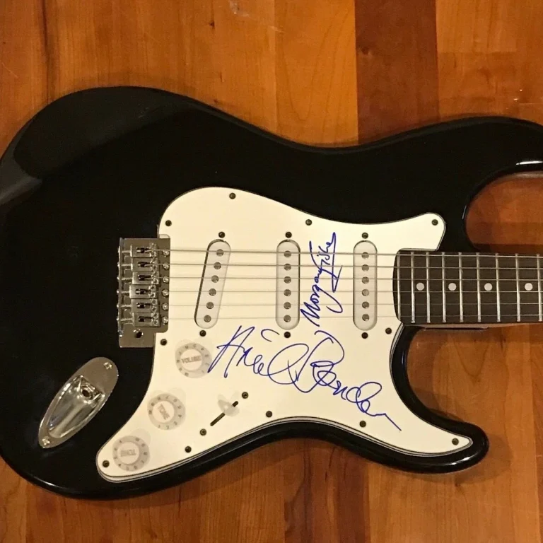 * MOTT THE HOOPLE * signed electric guitar * MORGAN FISHER & ARIEL BENDER *  1