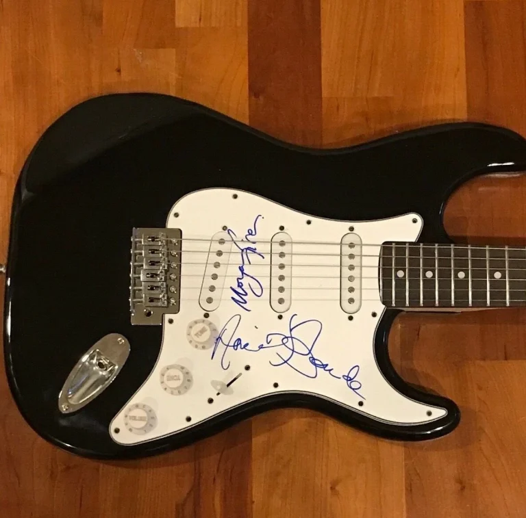 * MOTT THE HOOPLE * signed electric guitar * MORGAN FISHER & ARIEL BENDER *  2