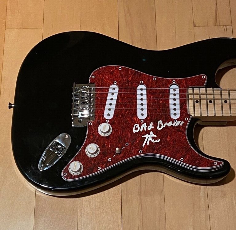 * H.R. * signed electric guitar * BAD BRAINS * HUMAN RIGHTS * COA * 6