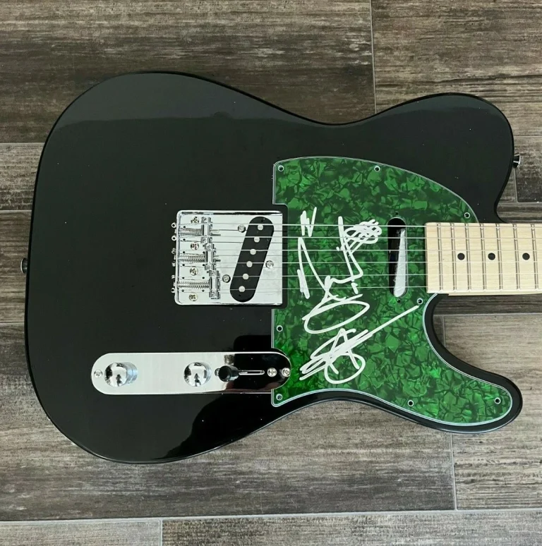 * THREE DAYS GRACE * signed electric guitar * WALST, STOCK & SANDERSON * 4