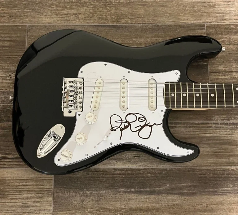 * RICK DERRINGER * signed electric guitar * THE MCCOYS * 2