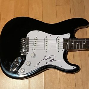 * AVRIL LAVIGNE * signed electric guitar * SK8ER BOI * COMPLICATED * COA * 1