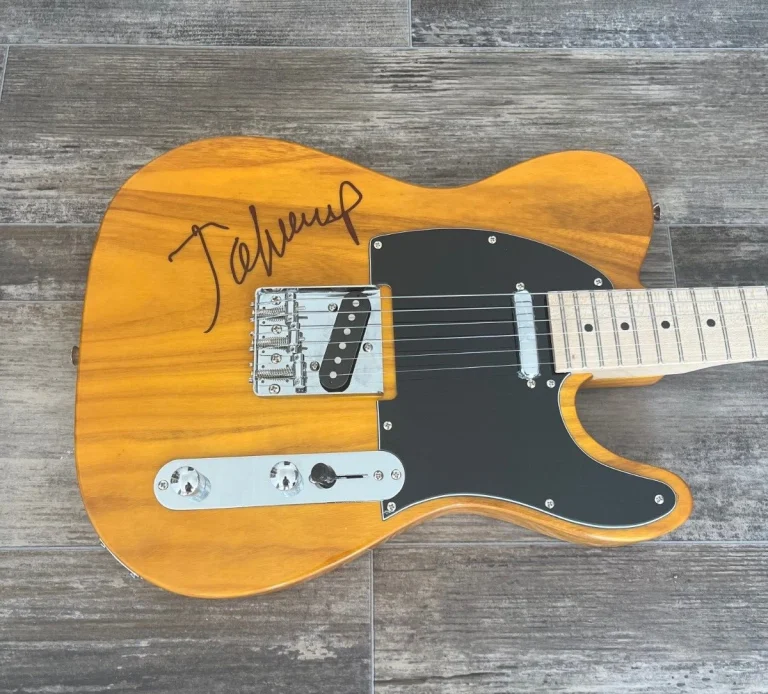 * JOHN MELLENCAMP  * signed guitar * COUGAR * JACK & DIANE * 1