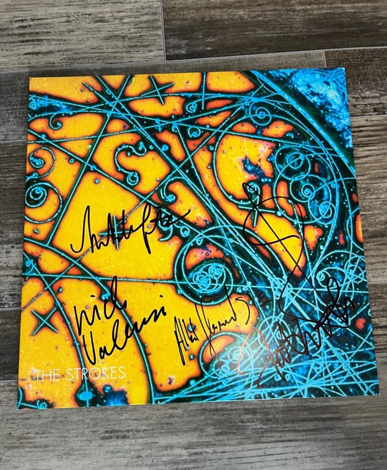 * THE STROKES * signed vinyl album * IS THIS IT * FULL BAND * 1
