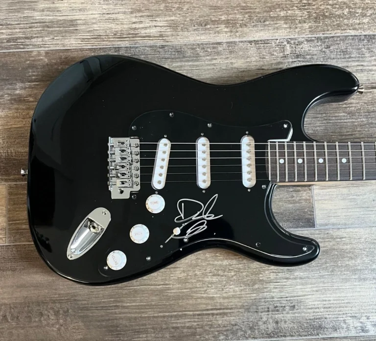 * DURAND JONES * signed electric guitar * & THE INDICATIONS * 2