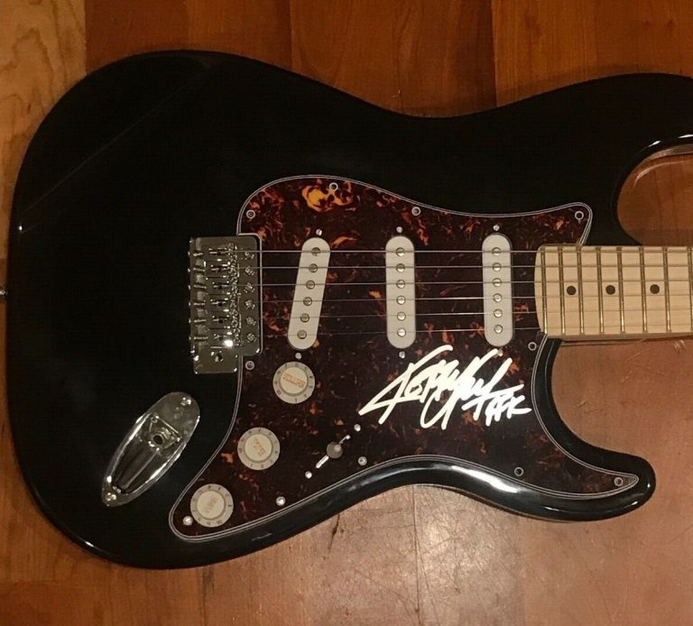 * KERRY KING * signed autographed electric guitar * SLAYER * PROOF * 4