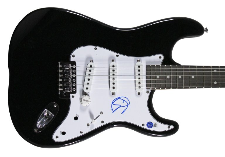 Brad Paisley Authentic Signed Black Electric Guitar Autographed BAS #BL22647