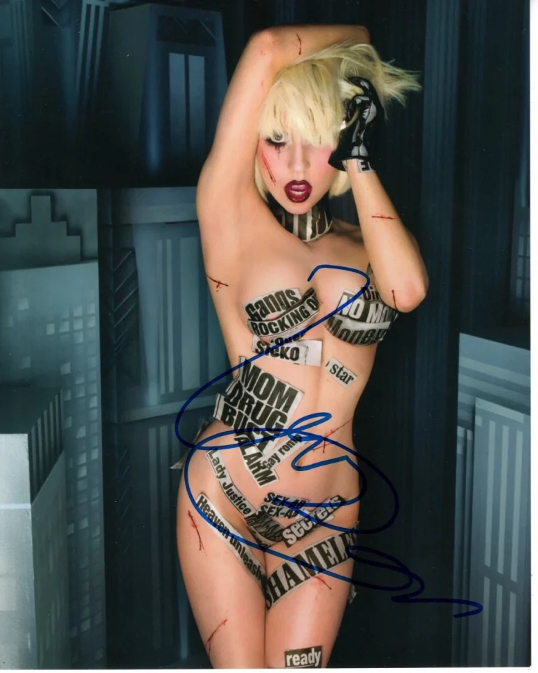 LADY GAGA Signed 8x10 Photo w/ Hologram COA