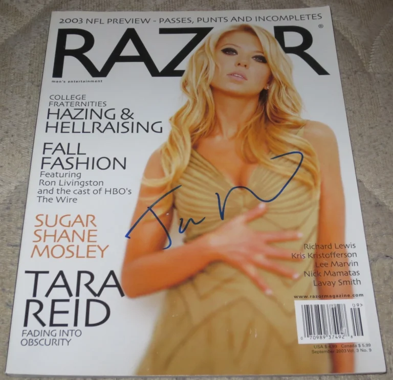 HOT SEXY TARA REID SIGNED RAZOR MAGAZINE AMERICAN PIE AUTHENTIC AUTOGRAPH COA