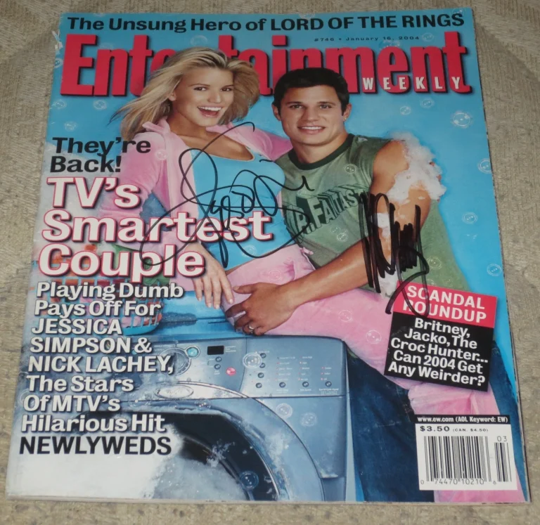JESSICA SIMPSON NICK LACHEY SIGNED ENTERTAINMENT WEEKLY MAGAZINE NEWLYWEDS COA