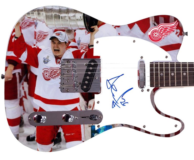 Detroit Redwings Jiri Hudler Signed Graphics Photo Guitar