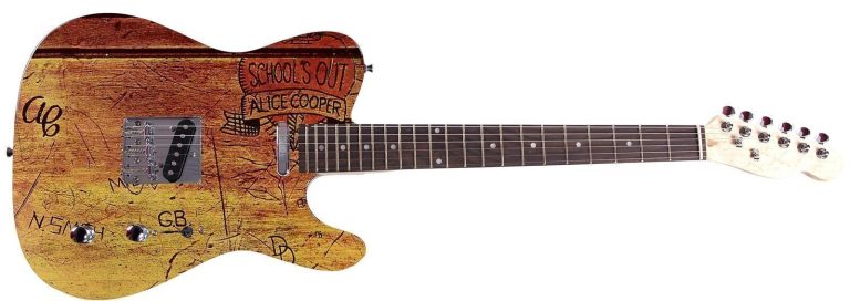 Alice Cooper Signed Schools Out Album CD Photo Graphics Guitar ACOA