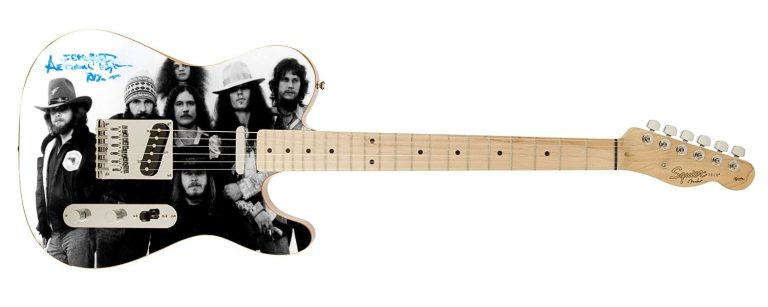 Lynyrd Skynyrd Artimus Pyle Signed Band Photo Graphics Fender Guitar ACOA