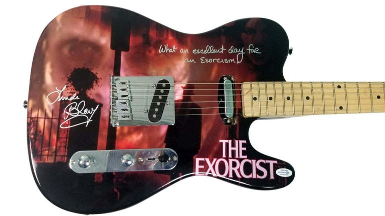 The Exorcist Linda Blair Signed Autographed Custom Photo Guitar ACOA Witness ITP