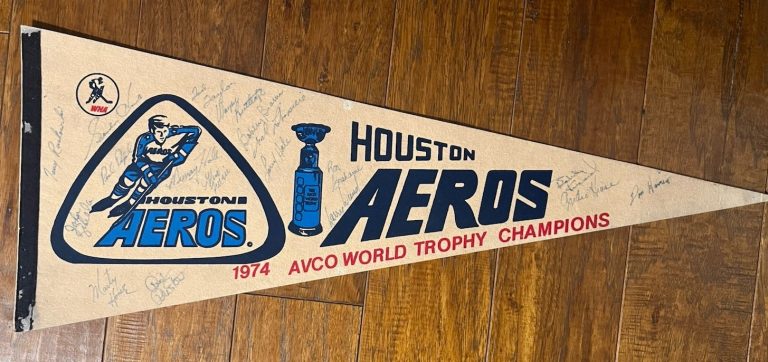 1974 HOUSTON AEROS WHA NHL TEAM SIGNED AUTOGRAPHED 30″ PENNANT GORDIE HOWE + 17 COLLECTIBLE MEMORABILIA