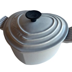 LE CREUSET Heart Shaped 2L  Enamel Cast Iron Dutch Oven / France