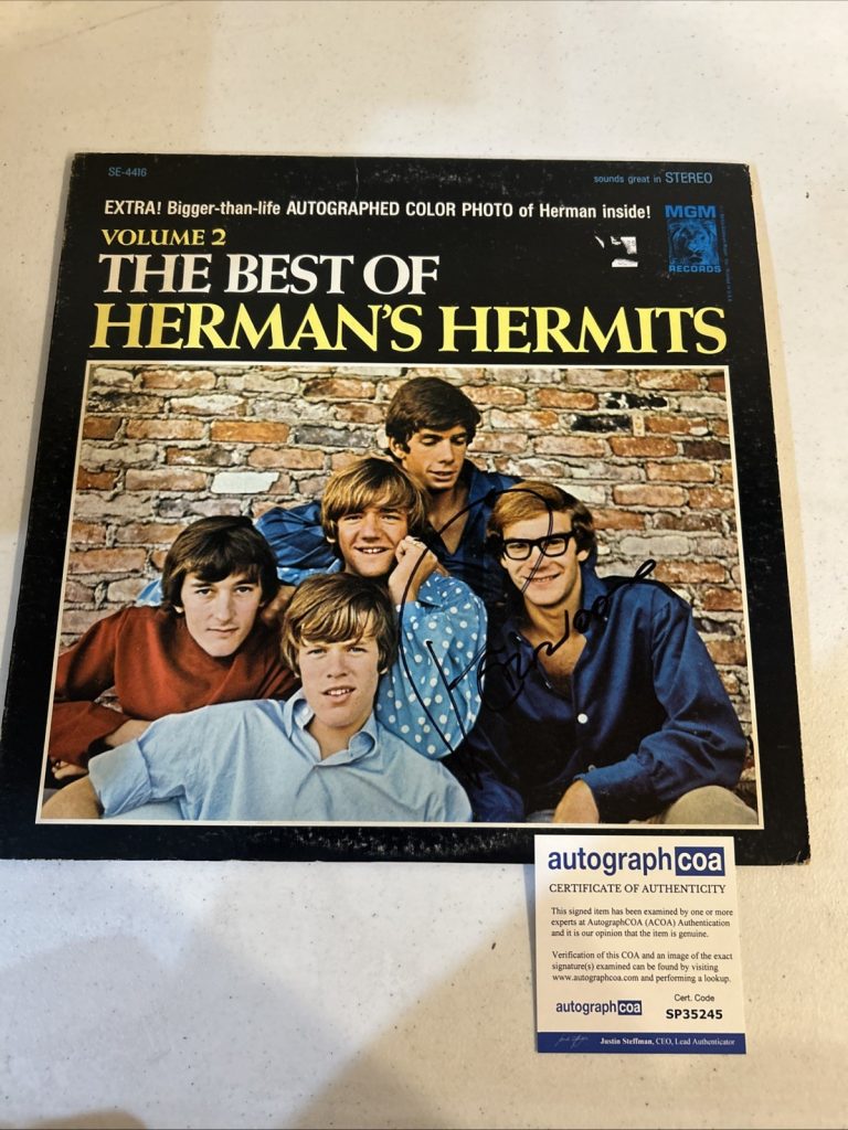 PETER NOONE HERMANS HERMITS SIGNED AUTOGRAPH VINYL ALBUM RECORD ACOA COA