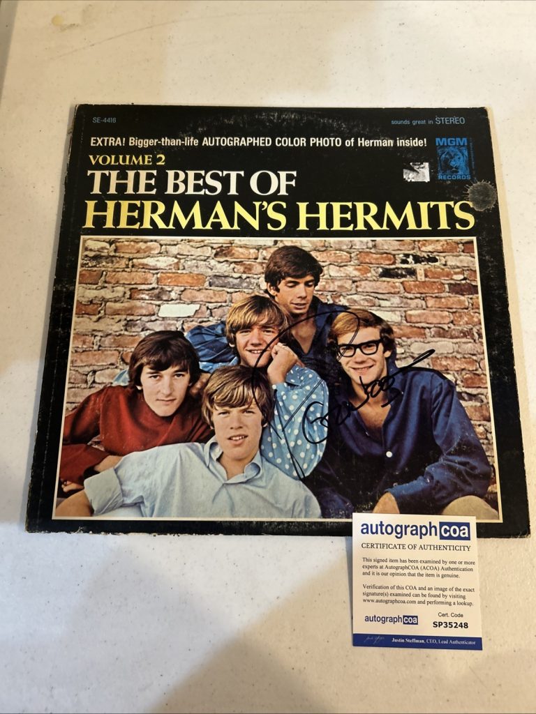 PETER NOONE HERMANS HERMITS SIGNED AUTOGRAPH VINYL ALBUM RECORD ACOA COA