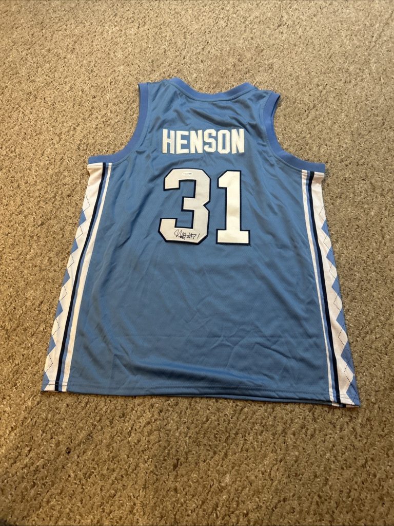 NORTH CAROLINA TAR HEELS- JOHN HENSON SIGNED AUTOGRAPH JERSEY ACOA BASKETBALL
