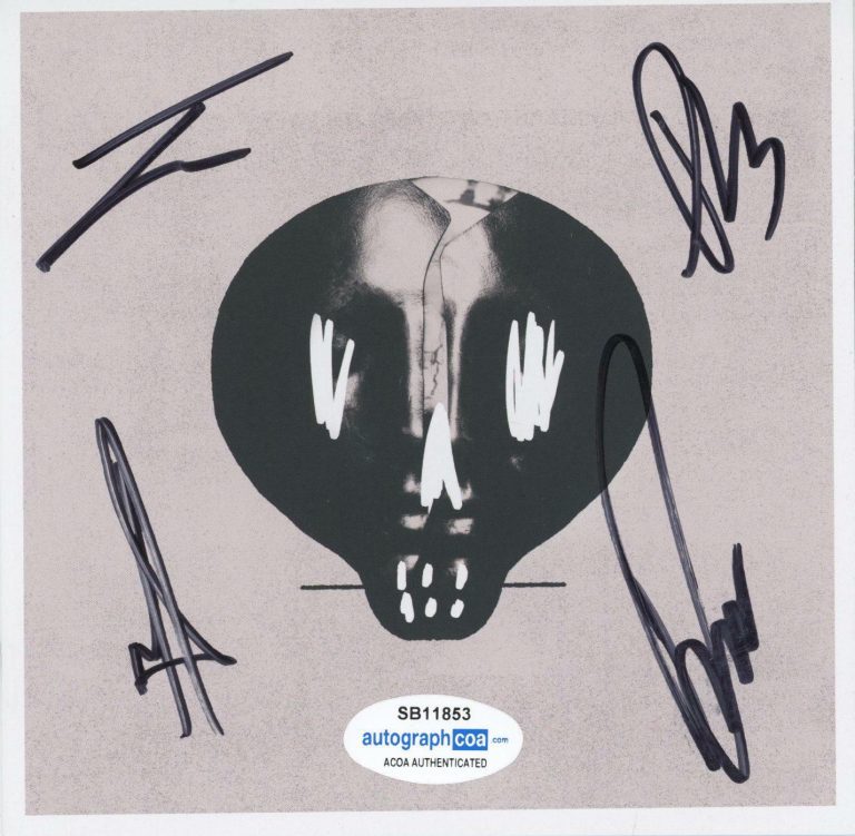 “BULLET FOR MY VALLENTINE” AUTOGRAPH SIGNED BFMV CD BOOKLET + NEW CD ACOA COLLECTIBLE MEMORABILIA