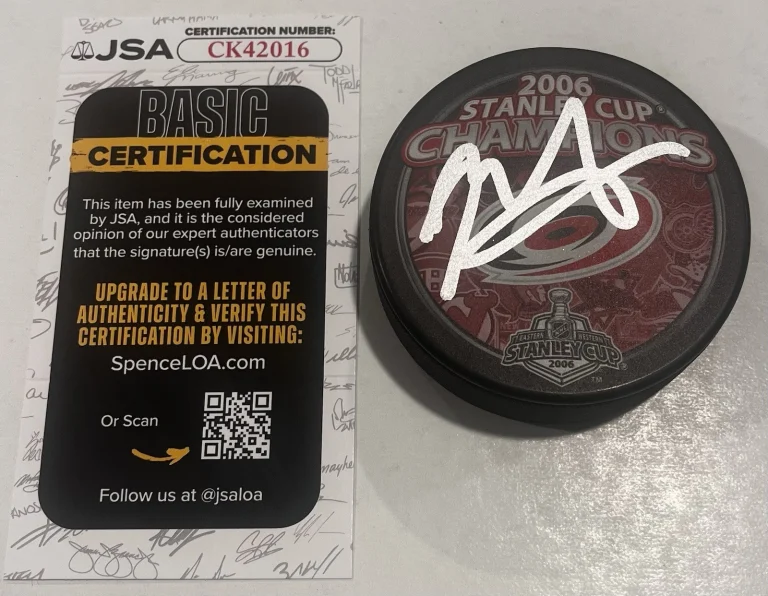 ROD BRIND'AMOUR SIGNED CAROLINA HURRICANES 2006 STANLEY CUP PUCK W/ CASE JSA COA