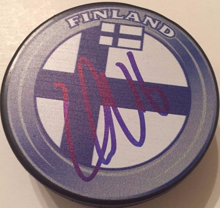 ALEKSANDER BARKOV SIGNED TEAM FINLAND HOCKEY PUCK W/CASE PANTHERS COA