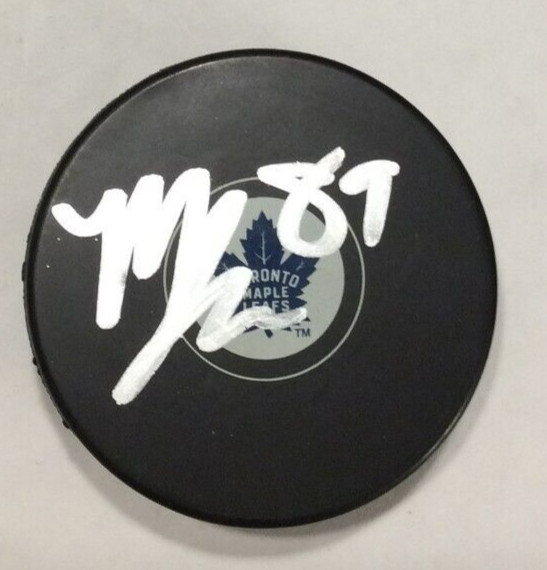 MATTHEW KNIES SIGNED TORONTO MAPLE LEAFS HOCKEY PUCK W/ CASE COA