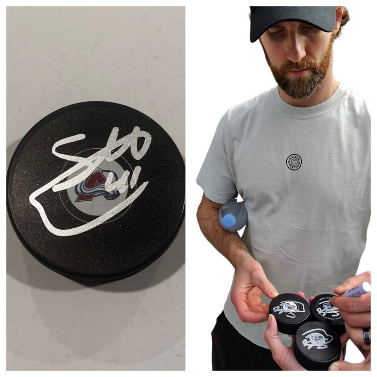 SCOTT WEDGEWOOD SIGNED COLORADO AVALANCHE HOCKEY PUCK W/ CASE COA