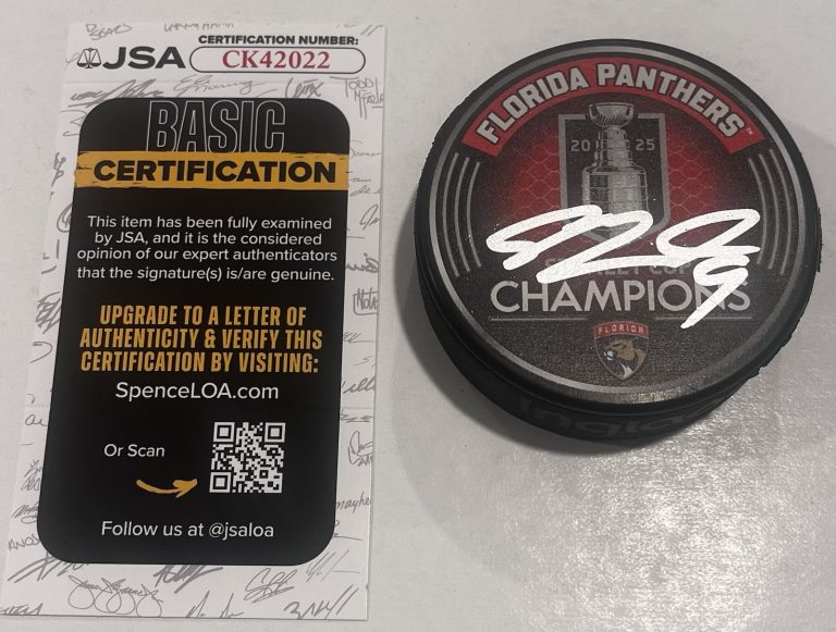 SAM BENNETT SIGNED FLORIDA PANTHERS 2025 STANLEY CUP PUCK W/ CASE JSA COA