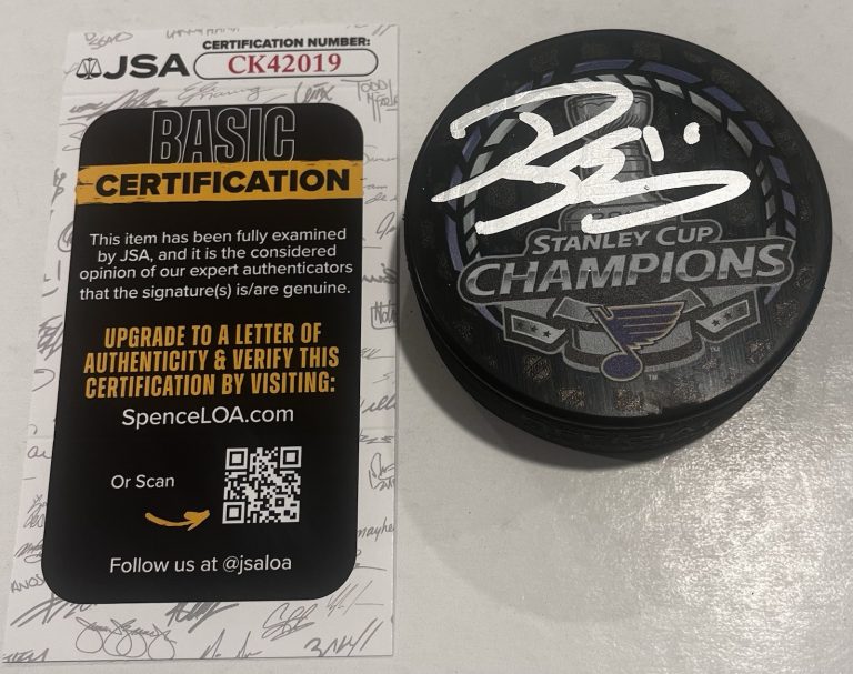 ROBERT THOMAS SIGNED ST LOUIS BLUES 2019 STANLEY CUP HOCKEY PUCK W/ CASE JSA COA