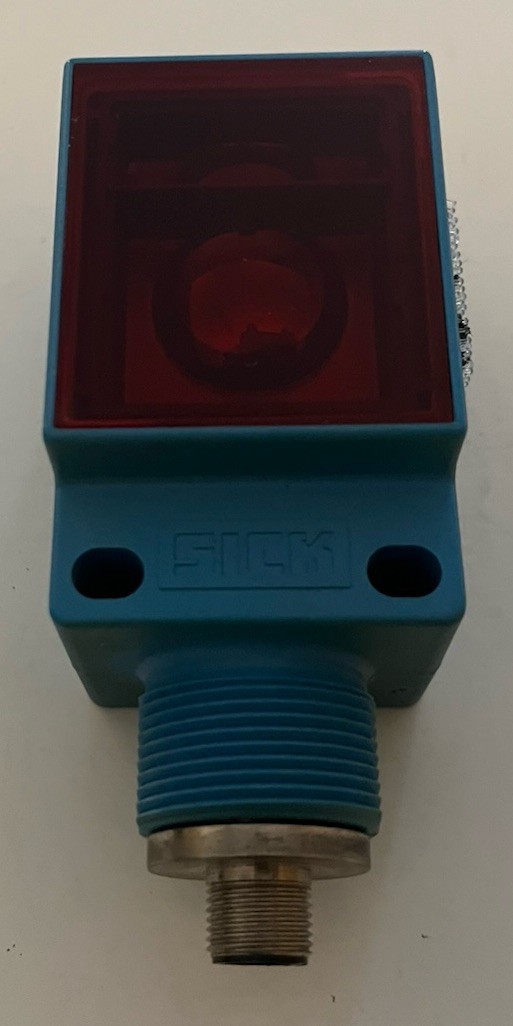 SICK WT2000-B5100 PHOTOELECTRIC PROXIMITY SENSOR 10-30VDC 100MA LED PNP/NPN READ