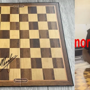 GARRY KASPAROV WORLD CHAMPION GRANDMASTER SIGNED CHESS BOARD w/PROOF BECKETT COA