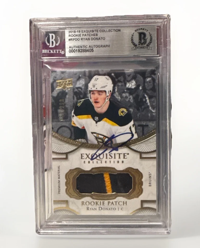 Ryan Donato signed 2018-19 Boston Bruins Exquisite Rookie Patch Card Beckett