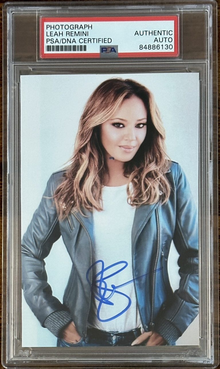 LEAH REMINI SIGNED SEXY PICTURE PHOTOGRAPH PSA DNA AUTOGRAPH THE KING OF QUEENS