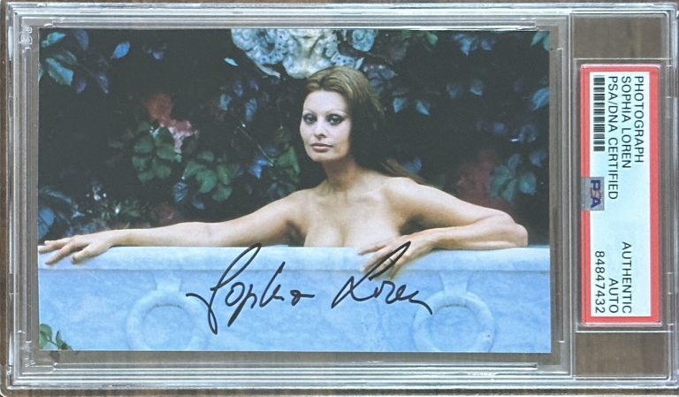 BATHTUB! SOPHIA LOREN AUTOGRAPHED PICTURE PSA DNA SIGNED SUPER MODEL PHOTOGRAPH