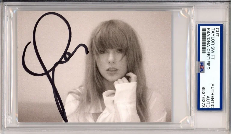 TAYLOR SWIFT Signed Autographed BLACK & WHITE PHOTOGRAPH PICTURE PSA DNA COA