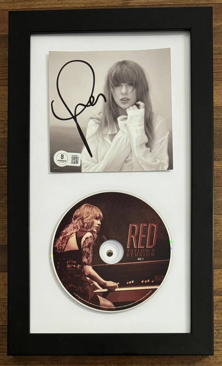 TAYLOR SWIFT SIGNED FRAMED PHOTOGRAPH PICTURE & RED CD BAS BECKETT COA AUTOGRAPH
