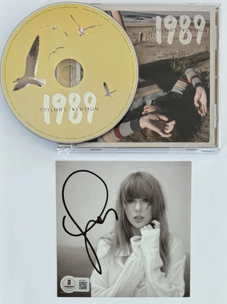 TAYLOR SWIFT SIGNED SEXY PHOTOGRAPH & 1989 YELLOW CD BAS BECKETT COA AUTOGRAPHED