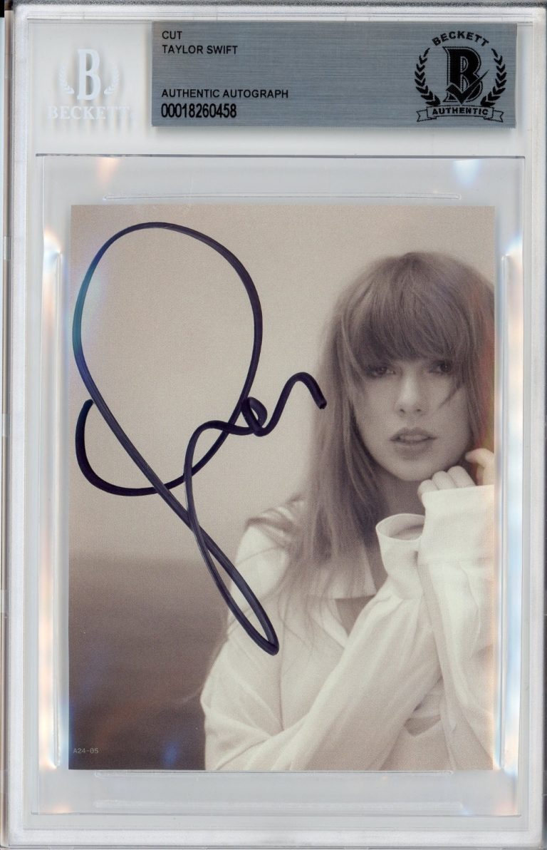 TAYLOR SWIFT SIGNED FLAWLESS AUTOGRAPH TTPD PHOTOGRAPH PICTURE BAS Beckett COA