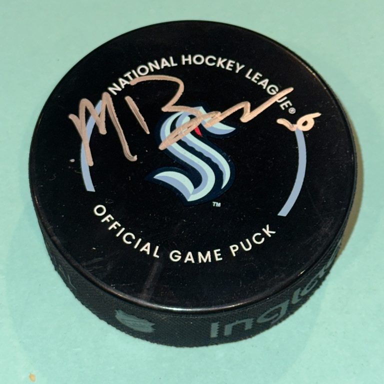 MATT BENIERS Signed Seattle KRAKEN Official GAME Puck Beckett (BAS)