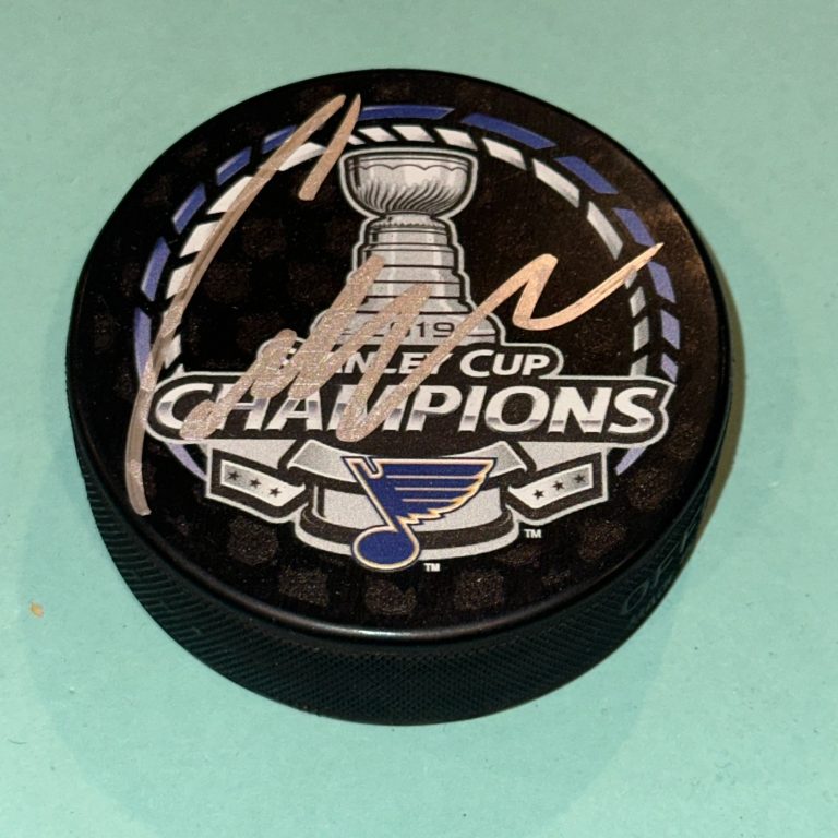 CRAIG BERUBE Signed 2019 STANLEY CUP CHAMPS Puck w/ Beckett COA (BAS)