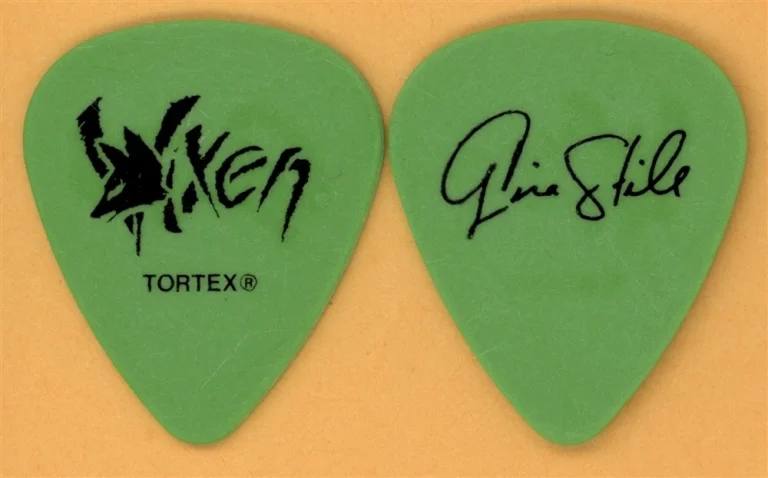 Vixen Gina Stile Vintage Guitar Pick - 2014 US Tour
