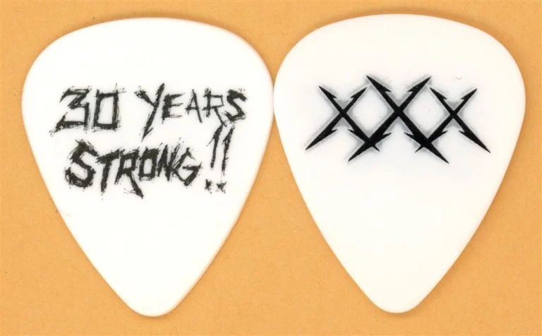Metallica Kirk Hammett Vintage Guitar Pick - 2011 XXX 30 Years Strong Tour