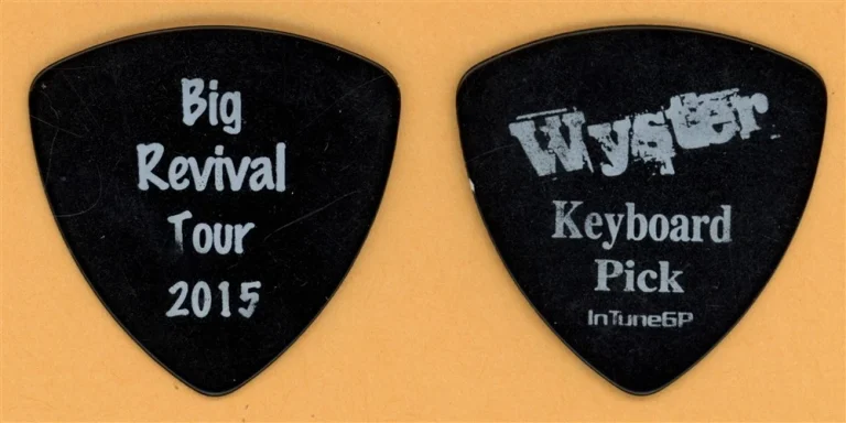 Kenny Chesney Vintage Guitar Pick - 2015 No Shows Nation Tour