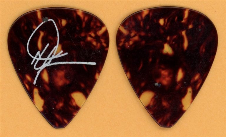Dwight Yoakam Country Vintage Guitar Pick - 2000 US Tour